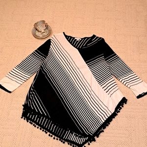 Erin London "fun" light knit top